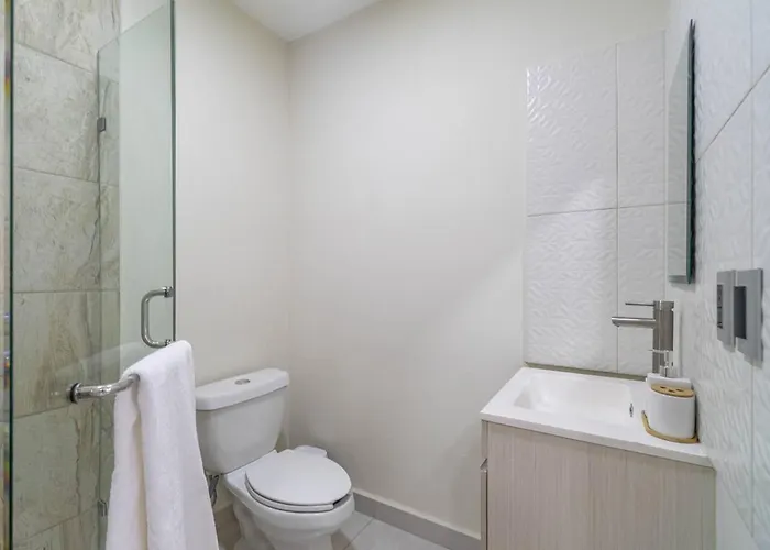 2 Bd With Balcony, Gym, Rooftop Pool, Hot Tub * Playa del Carmen