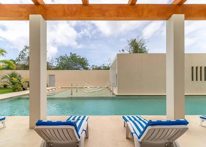 2 Bd With Balcony, Gym, Rooftop Pool, Hot Tub Playa del Carmen