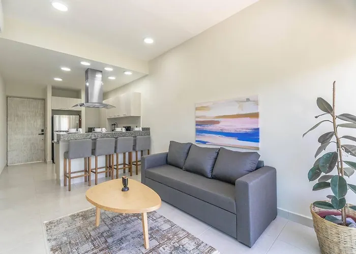 2 Bd With Balcony, Gym, Rooftop Pool, Hot Tub Casa de férias Playa del Carmen